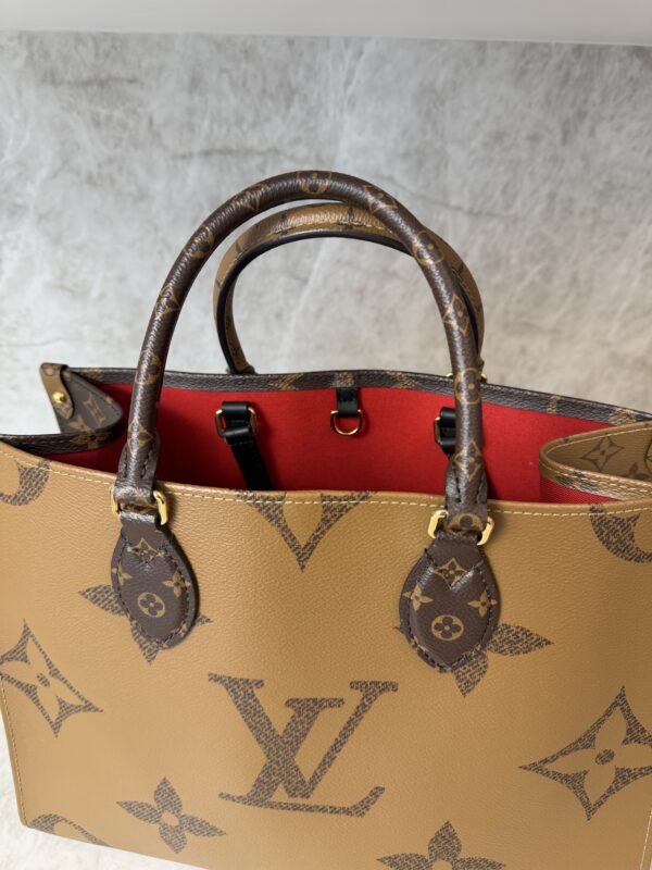 Louis Vuitton Monogram Reverse Giant Onthego MM