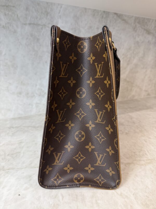 Louis Vuitton Monogram Reverse Giant Onthego MM
