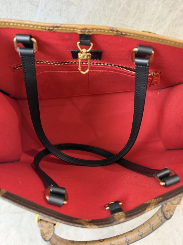 Louis Vuitton Monogram Reverse Giant Onthego MM