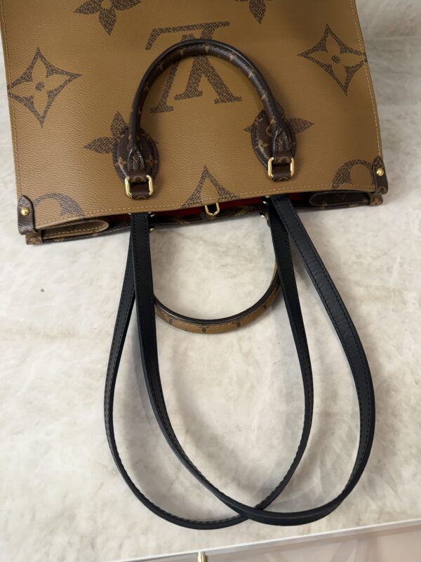 Louis Vuitton Monogram Reverse Giant Onthego MM