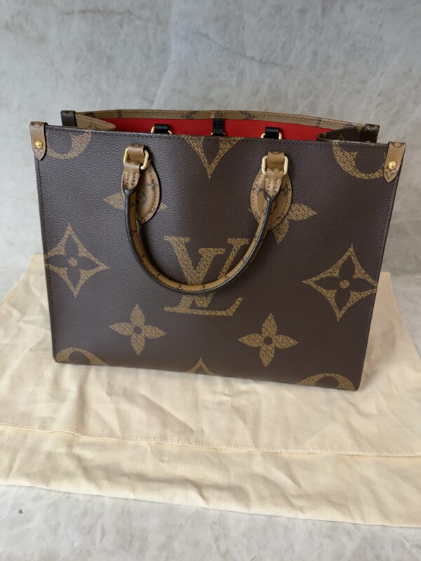 Louis Vuitton Monogram Reverse Giant Onthego MM