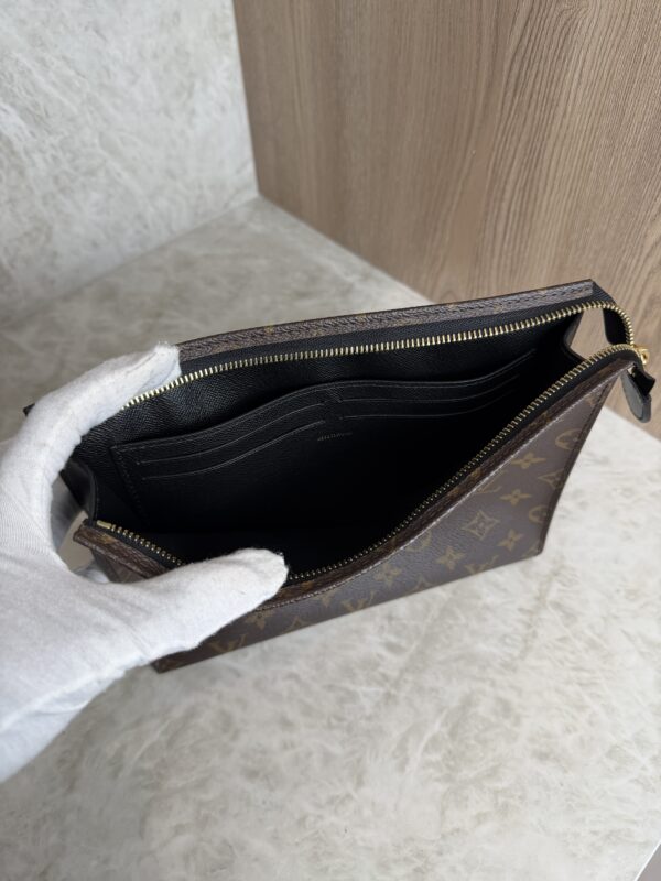 Louis Vuitton Monogram Poche Toilette NM