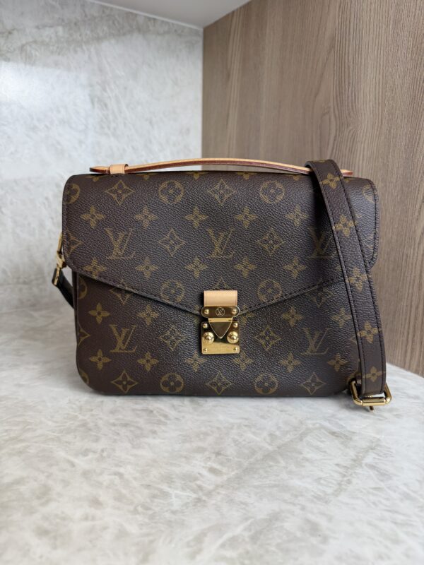 Louis Vuitton Monogram Pochette Metis