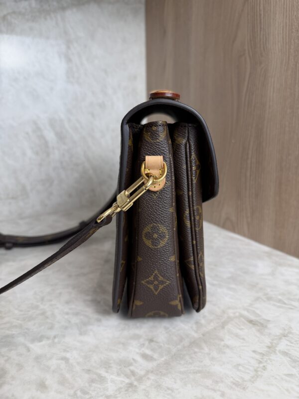 Louis Vuitton Monogram Pochette Metis