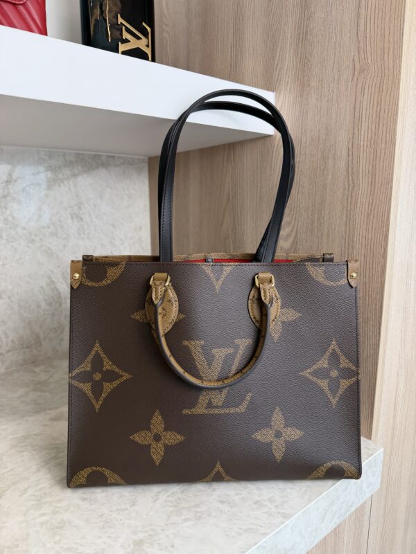 Louis Vuitton Monogram Reverse Giant Onthego MM