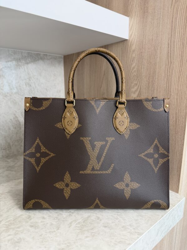 Louis Vuitton Monogram Reverse Giant Onthego MM
