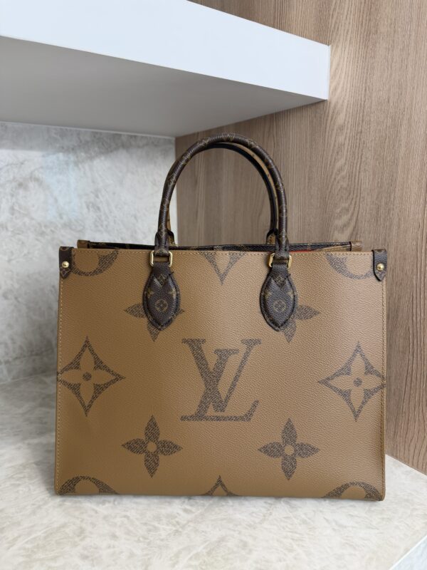 Louis Vuitton Monogram Reverse Giant Onthego MM