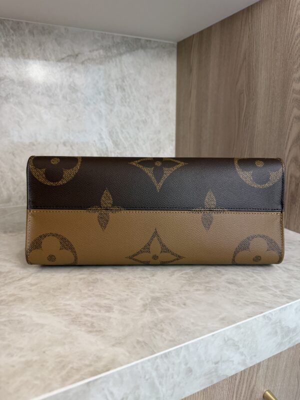 Louis Vuitton Monogram Reverse Giant Onthego MM