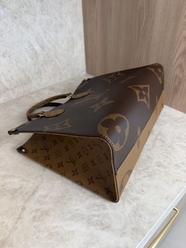 Louis Vuitton Monogram Reverse Giant Onthego MM