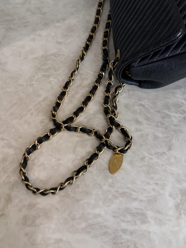 Chanel Crumpled Lambskin Chevron Quilted Medium Surpique Flap Black