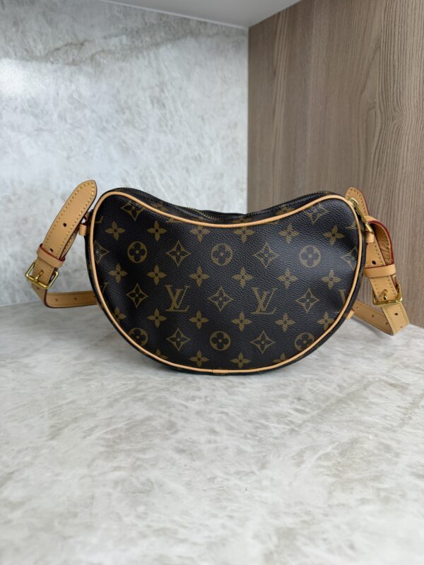 Louis Vuitton Monogram Croissant MM NM