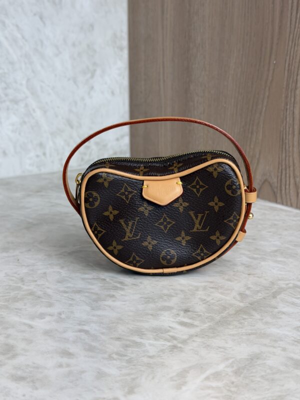 Louis Vuitton Monogram Croissant MM NM