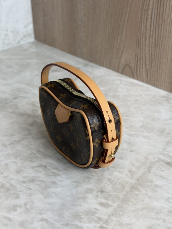 Louis Vuitton Monogram Croissant MM NM