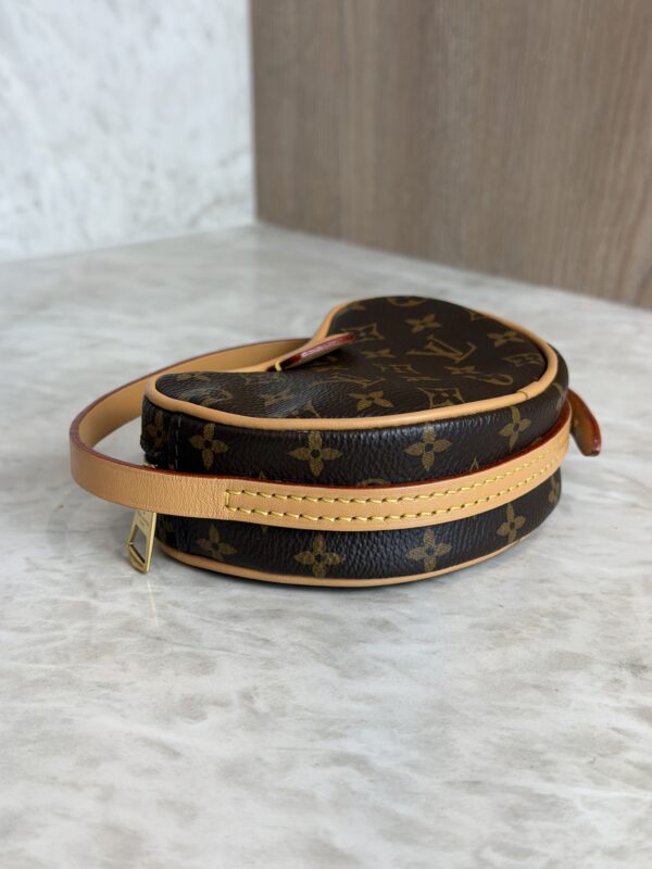 Louis Vuitton Monogram Croissant MM NM