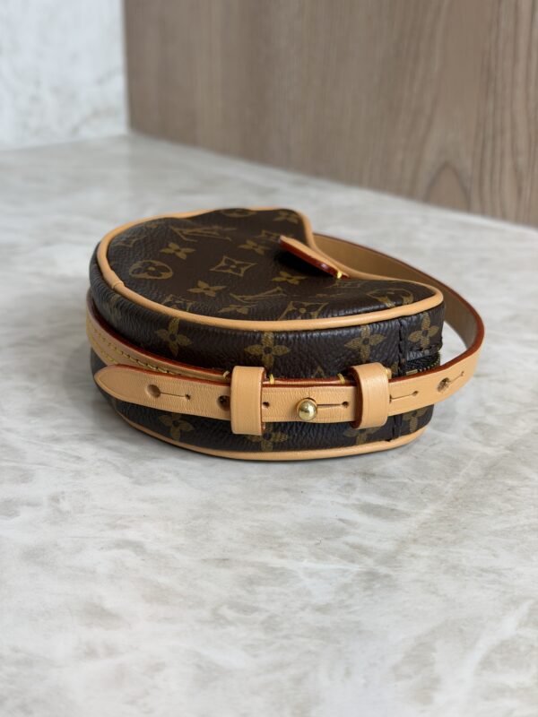 Louis Vuitton Monogram Croissant MM NM