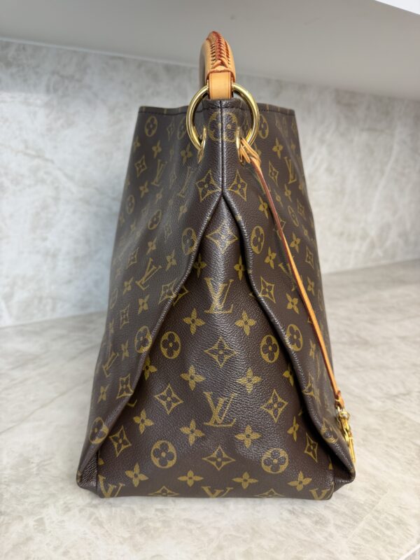Louis Vuitton Monogram Artsy MM