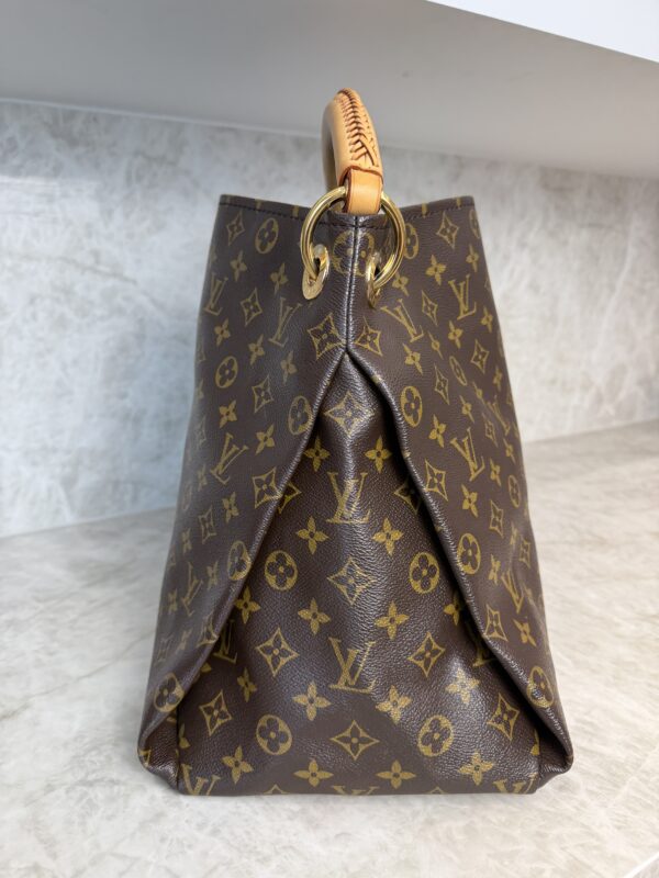 Louis Vuitton Monogram Artsy MM