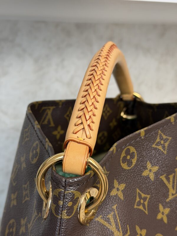 Louis Vuitton Monogram Artsy MM