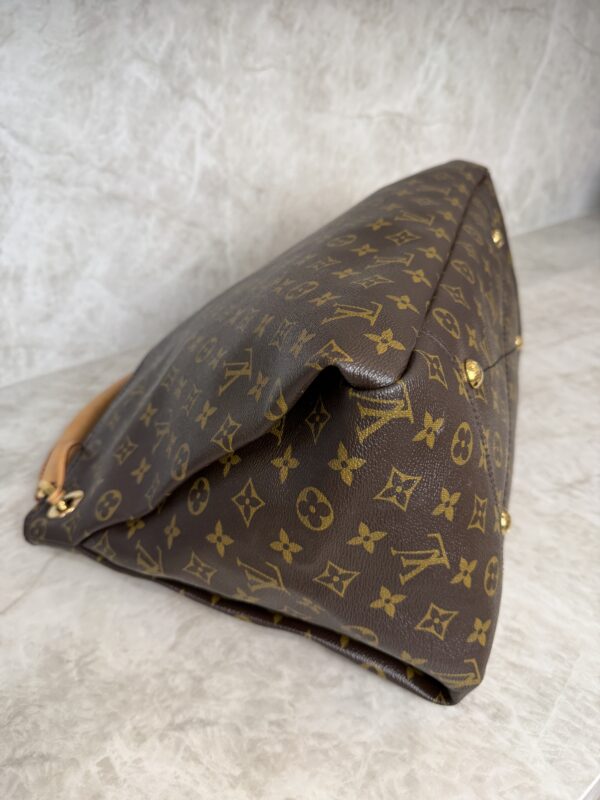 Louis Vuitton Monogram Artsy MM