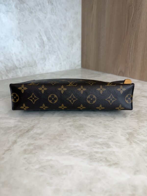 Louis Vuitton Monogram Toiletry 26