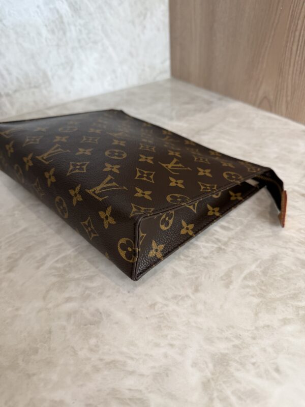 Louis Vuitton Monogram Toiletry 26