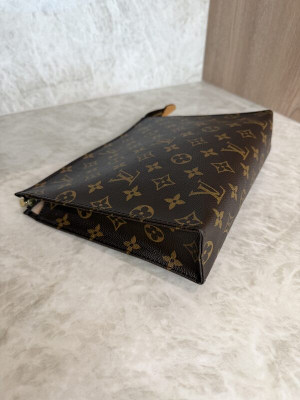 Louis Vuitton Monogram Toiletry 26