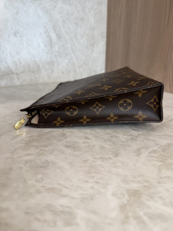 Louis Vuitton Monogram Toiletry 26