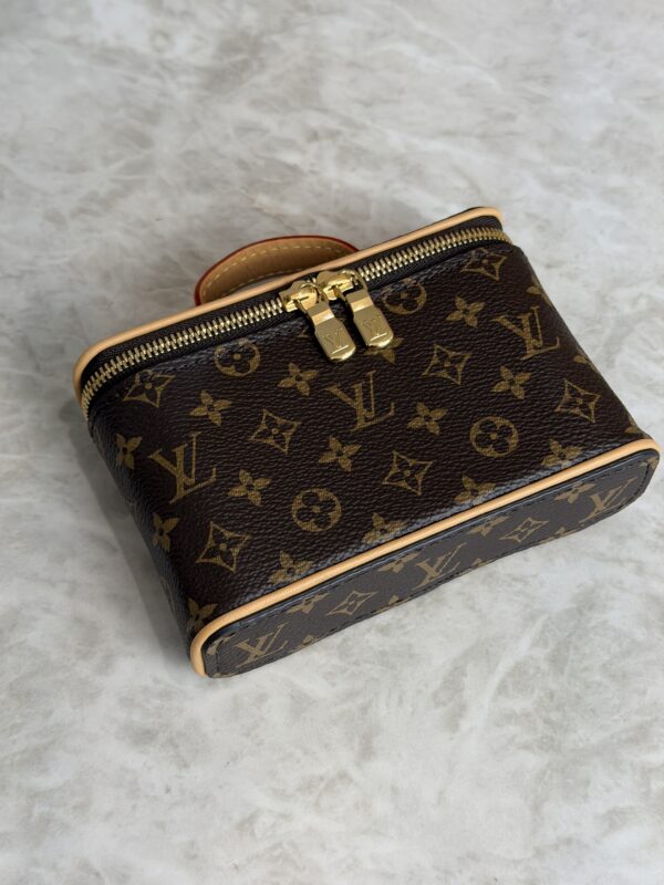 Louis Vuitton Monogram Nice Beauty