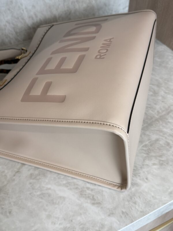 Fendi Vitello King Plexiglass Medium Fendi Sunshine Shopper Tote