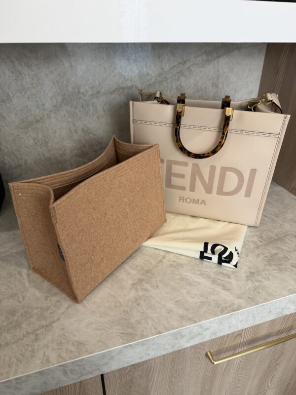 Fendi Vitello King Plexiglass Medium Fendi Sunshine Shopper Tote