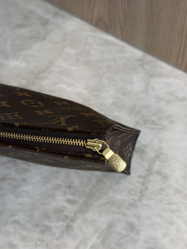 Louis Vuitton Monogram Toiletry 26