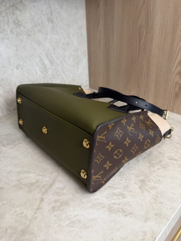 Louis Vuitton Calfskin Monogram On My Side MM Laurier Green Toffee Latte Beige