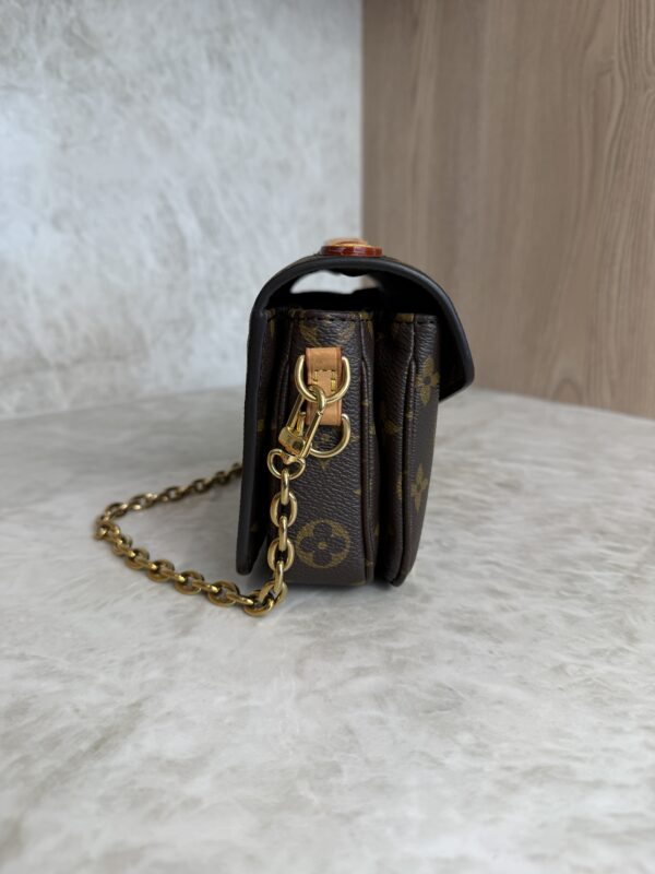 Louis Vuitton Monogram Pochette Métis East West