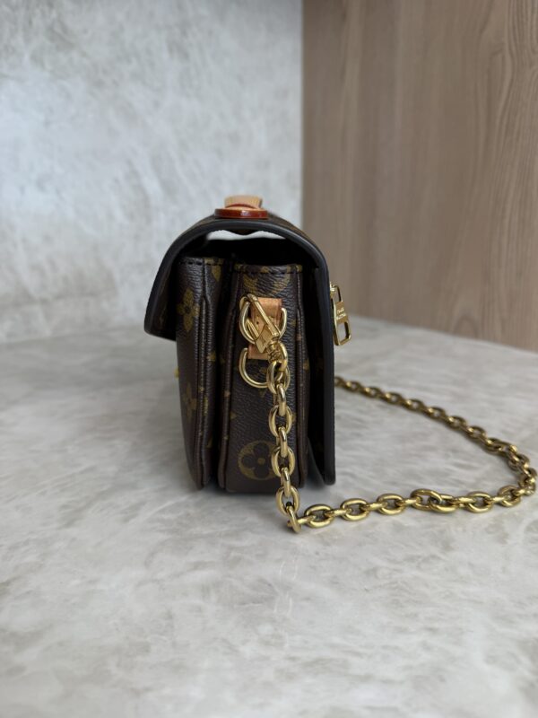 Louis Vuitton Monogram Pochette Métis East West