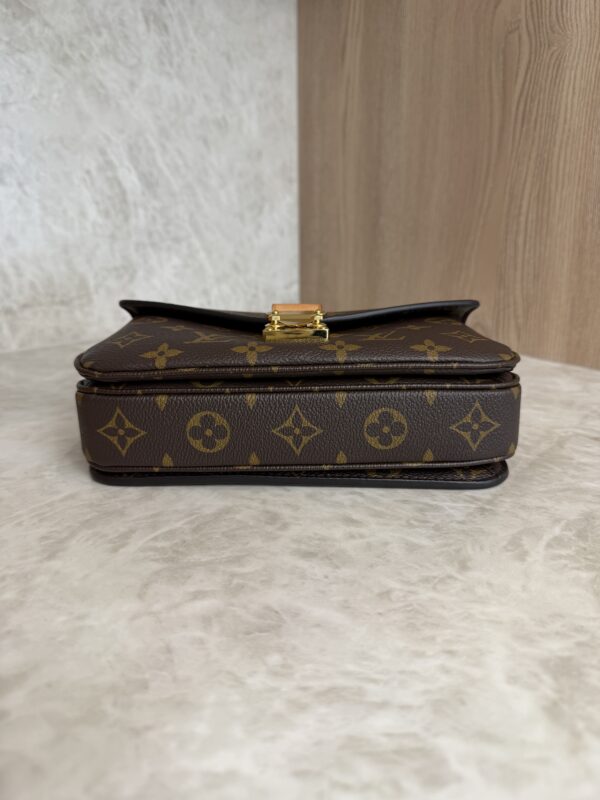 Louis Vuitton Monogram Pochette Métis East West
