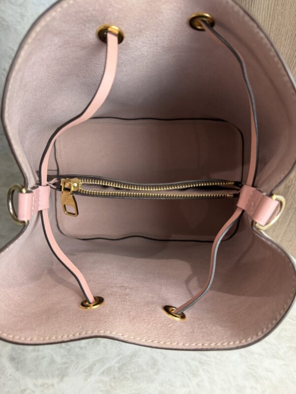 Louis Vuitton Monogram Neonoe MM Rose Ballerine