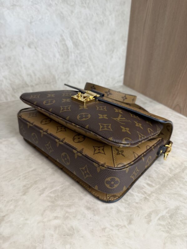 Louis Vuitton Monogram Reverse Pochette Metis