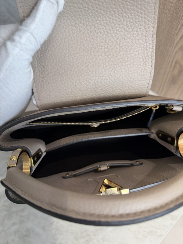 Louis Vuitton Taurillon Capucines BB Galet