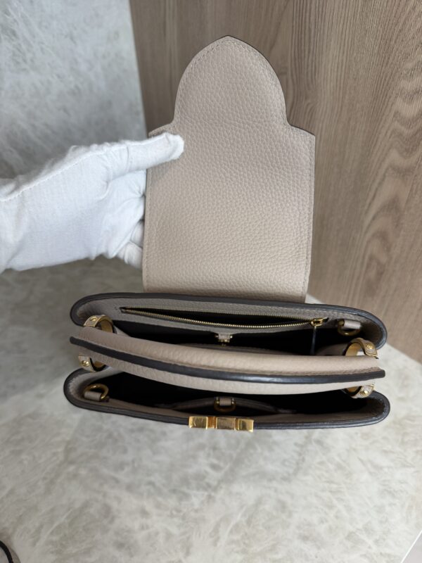 Louis Vuitton Taurillon Capucines BB Galet