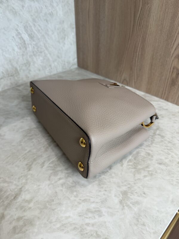 Louis Vuitton Taurillon Capucines BB Galet