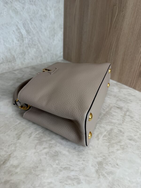 Louis Vuitton Taurillon Capucines BB Galet