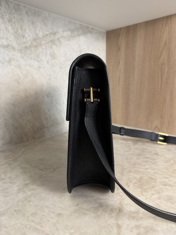 Tom Ford Tara Medium Crossbody in Grained Leather with Leather Strap Black