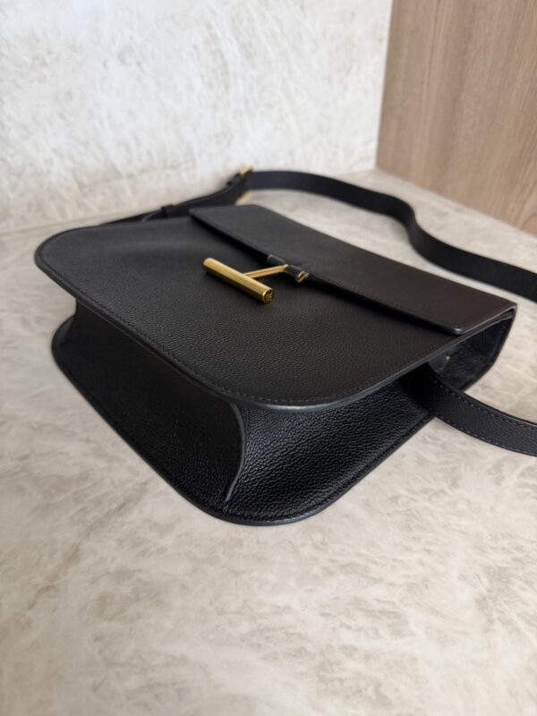 Tom Ford Tara Medium Crossbody in Grained Leather with Leather Strap Black