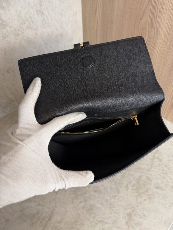 Tom Ford Tara Medium Crossbody in Grained Leather with Leather Strap Black