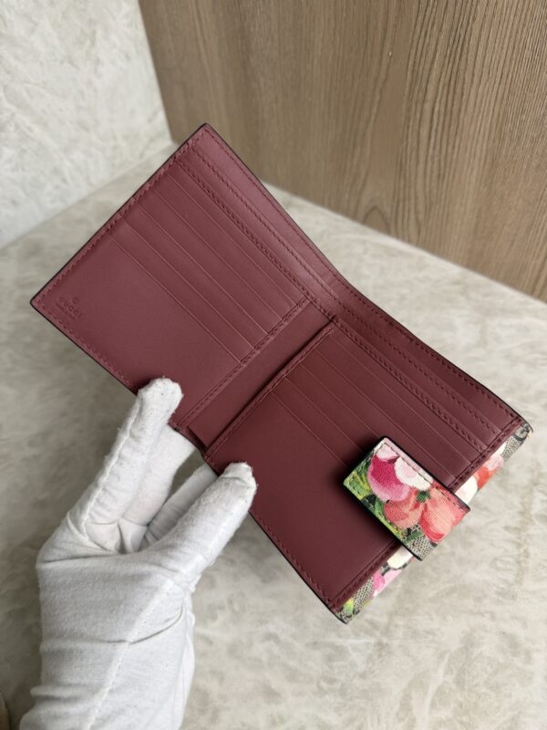 Gucci GG Supreme Monogram Blooms French Flap Wallet Beige Multicolor Dry Rose