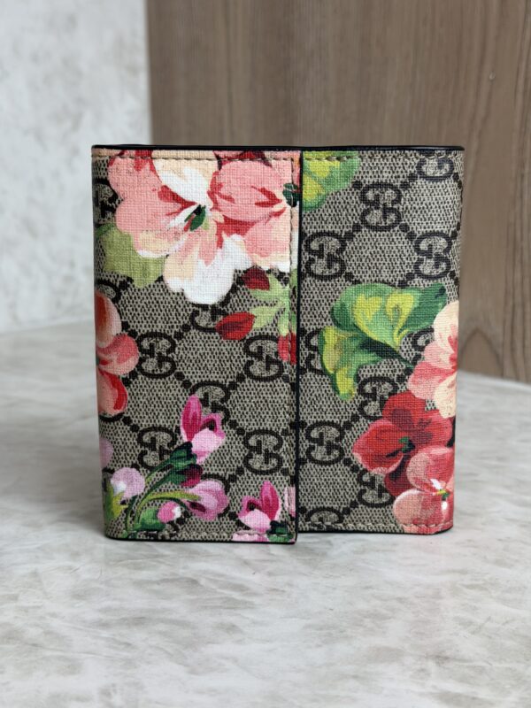 Gucci GG Supreme Monogram Blooms French Flap Wallet Beige Multicolor Dry Rose