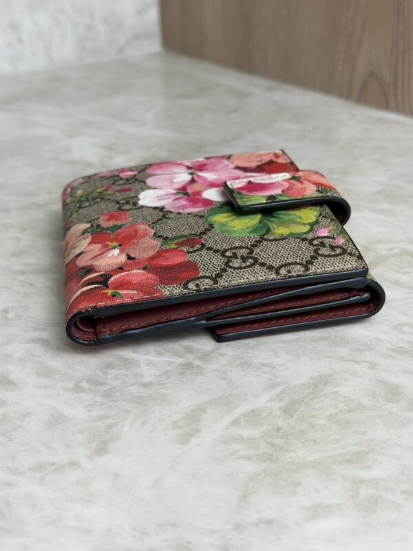Gucci GG Supreme Monogram Blooms French Flap Wallet Beige Multicolor Dry Rose