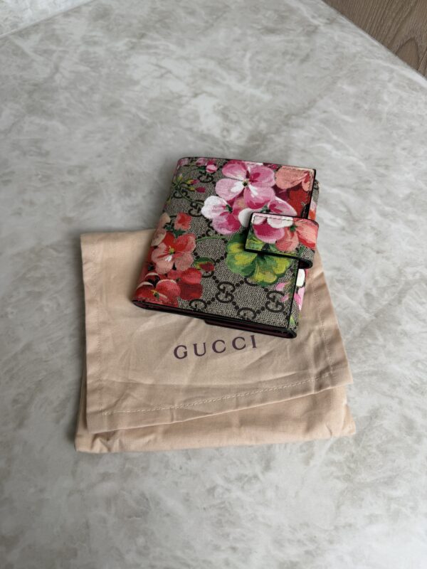 Gucci GG Supreme Monogram Blooms French Flap Wallet Beige Multicolor Dry Rose