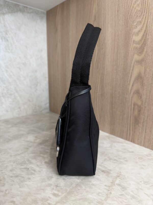 Prada Re-Edition 2000 Hobo Tessuto Mini