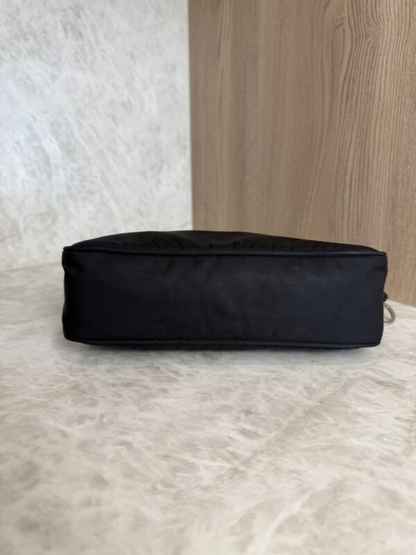 Prada Re-Edition 2000 Hobo Tessuto Mini